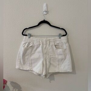 Universal Thread Women's Cream Cargo Shorts